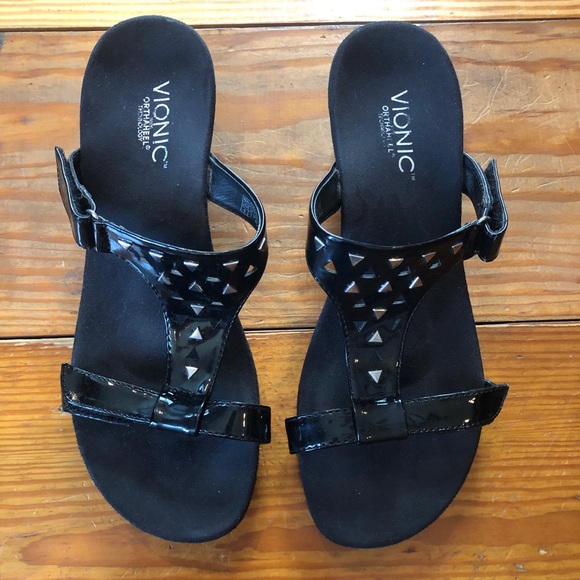 vionic black patent sandals